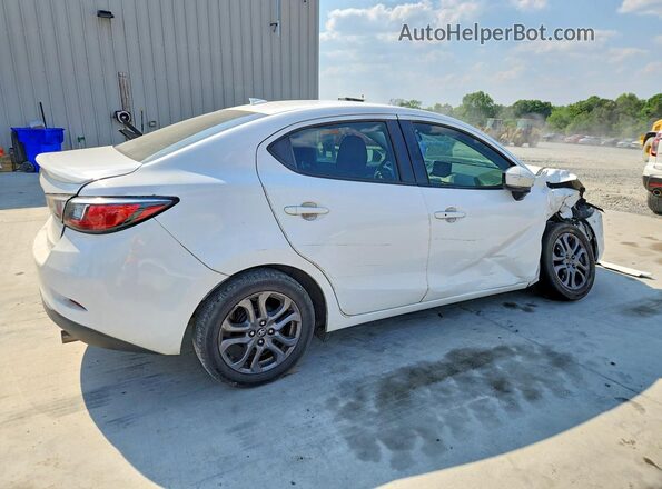 3MYDLBYV5KY510875 2019 TOYOTA YARIS White Tył prawy