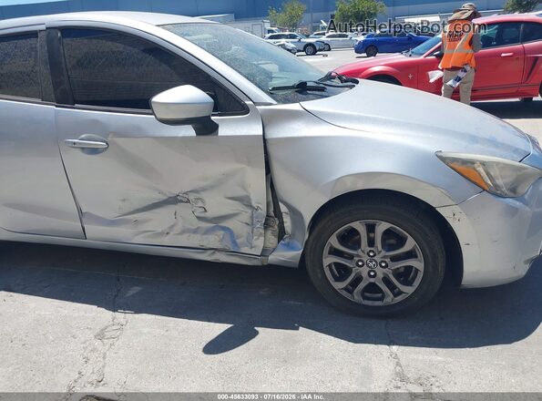 3MYDLBYV5KY511475 2019 TOYOTA YARIS Gray Դիմացի տեսք