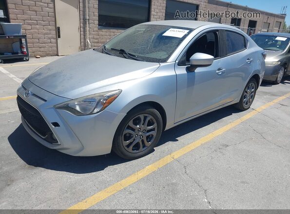 3MYDLBYV5KY511475 2019 TOYOTA YARIS Gray Առջևի ձախ երեք քառորդ տեսարան