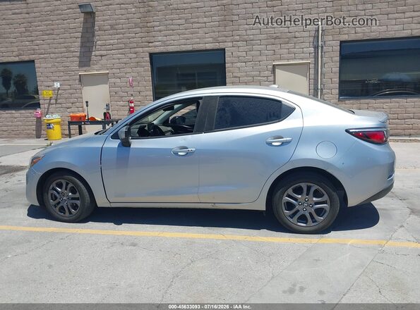 3MYDLBYV5KY511475 2019 TOYOTA YARIS Gray Սալոնի 360 աստիճան տեսք
