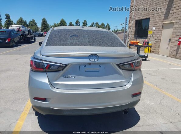3MYDLBYV5KY511475 2019 TOYOTA YARIS Gray 