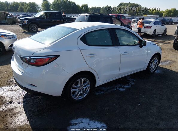 3MYDLBYV6HY148063 2017 TOYOTA YARIS IA White Задня права чверть