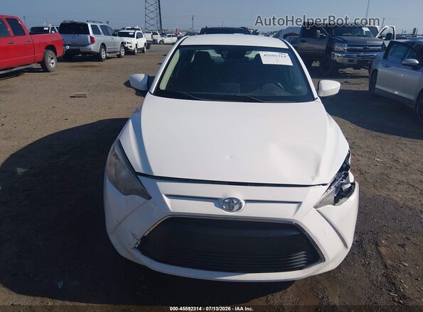 3MYDLBYV6HY148063 2017 TOYOTA YARIS IA White Вид щитка приладів