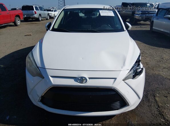 3MYDLBYV6HY148063 2017 TOYOTA YARIS IA White Вид спереду