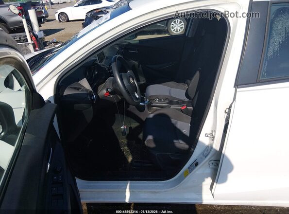 3MYDLBYV6HY148063 2017 TOYOTA YARIS IA White 