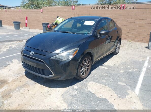 3MYDLBYV6HY160813 2017 TOYOTA YARIS IA Black Առջևի ձախ երեք քառորդ տեսարան