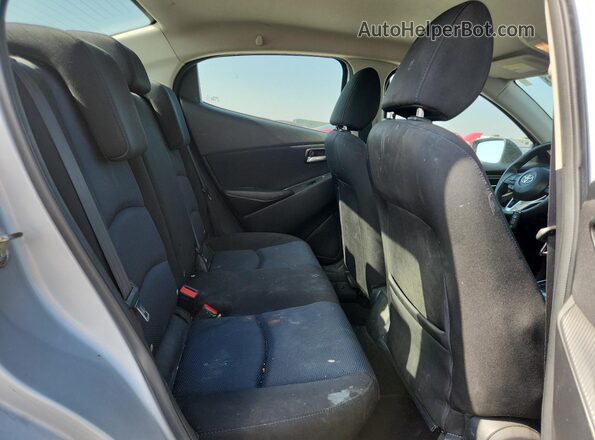3MYDLBYV6HY163534 2017 TOYOTA YARIS Silver Rear seats view