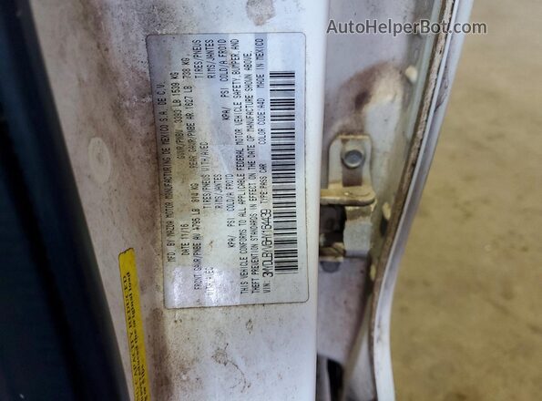 3MYDLBYV6HY164439 2017 TOYOTA YARIS White ძრავის განყოფილების ხედი
