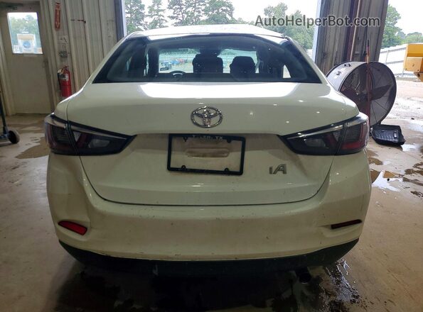 3MYDLBYV6HY164439 2017 TOYOTA YARIS White უკანა ხედი