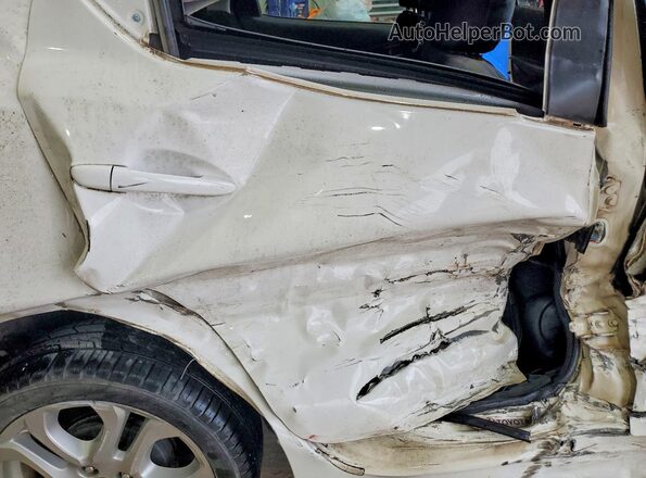 3MYDLBYV6HY164439 2017 TOYOTA YARIS White უკანა სავარძლების ხედი