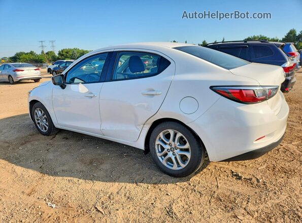 3MYDLBYV6HY169950 2017 TOYOTA YARIS White Задня ліва чверть
