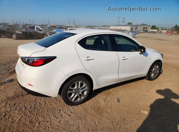 3MYDLBYV6HY169950 2017 TOYOTA YARIS White Задня права чверть