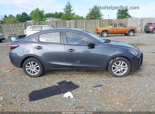 3MYDLBYV6HY173982 2017 TOYOTA YARIS IA Gray Панорамний вид салону 360°