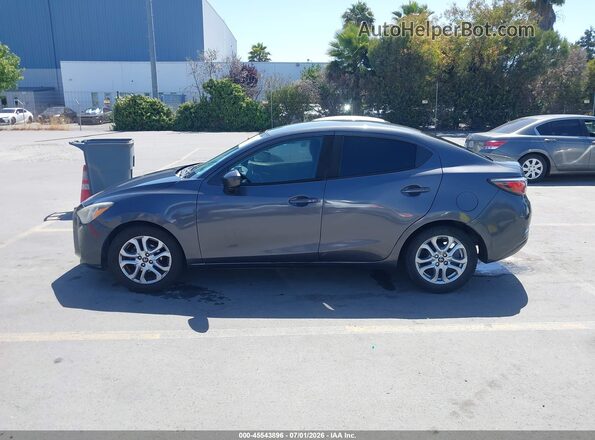 3MYDLBYV6HY186022 2017 TOYOTA YARIS IA Gray Vista interior de 360 grados