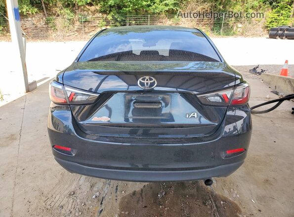 3MYDLBYV6JY306102 2018 TOYOTA YARIS Угольный Вид сзади