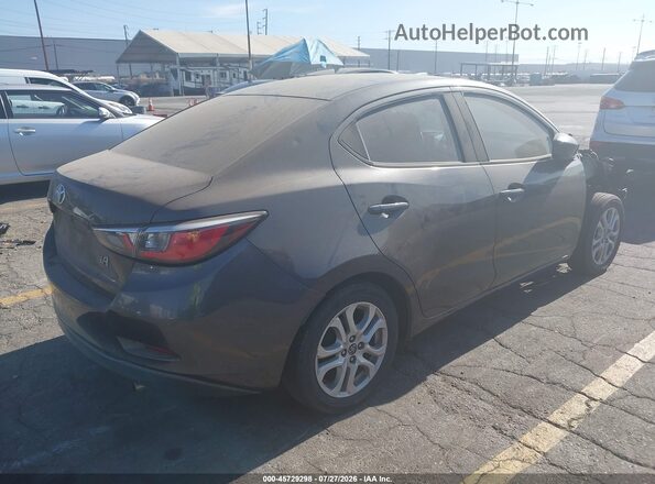 3MYDLBYV6JY317780 2018 TOYOTA YARIS IA Brown Հետևի աջ