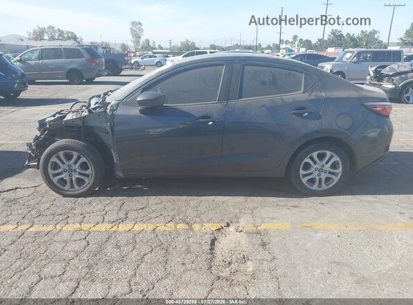 3MYDLBYV6JY317780 2018 TOYOTA YARIS IA Brown 
