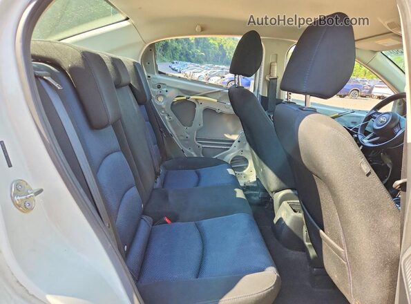3MYDLBYV6KY520590 2019 TOYOTA YARIS White Вид задніх сидінь