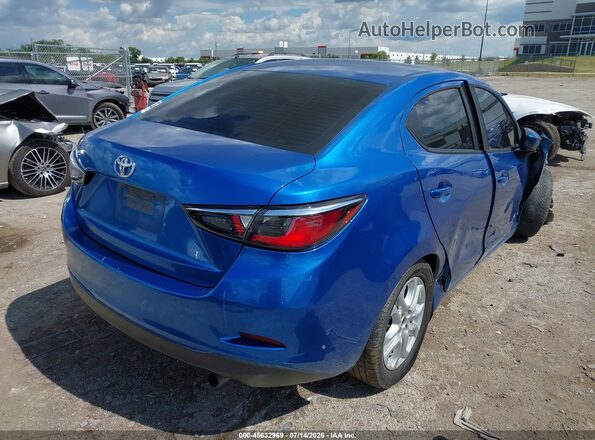 3MYDLBYV7HY157886 2017 TOYOTA YARIS IA Синий Задняя правая четверть