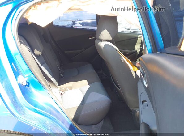 3MYDLBYV7HY157886 2017 TOYOTA YARIS IA Синий Вид наклейки с VIN-кодом