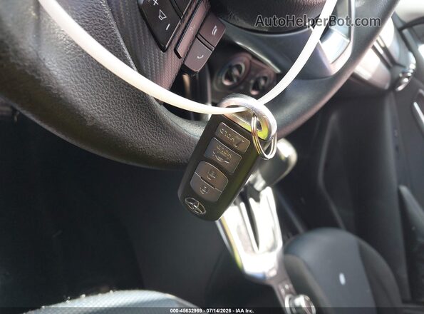 3MYDLBYV7HY157886 2017 TOYOTA YARIS IA Синий Вид панели приборов
