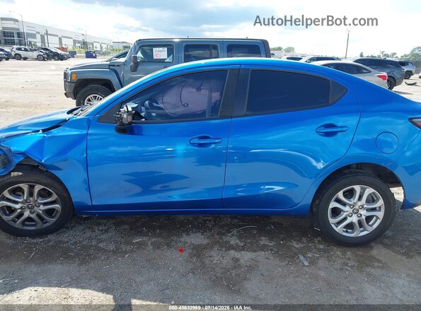 3MYDLBYV7HY157886 2017 TOYOTA YARIS IA Синий 