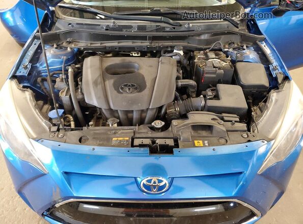3MYDLBYV7HY162375 2017 TOYOTA YARIS Blue Rear interior view
