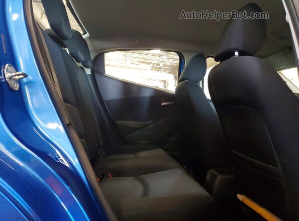 3MYDLBYV7HY162375 2017 TOYOTA YARIS Blue Rear seats view