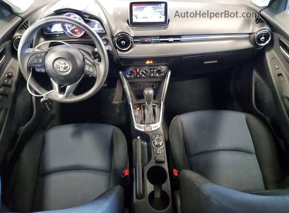 3MYDLBYV7HY162375 2017 TOYOTA YARIS Blue Dashboard view