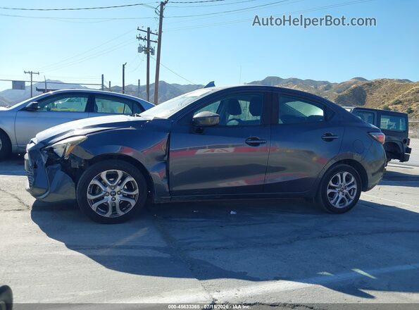 3MYDLBYV7HY165065 2017 TOYOTA YARIS IA Gray Панорамний вид салону 360°