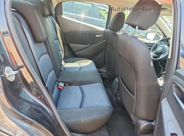 3MYDLBYV7JY306254 2018 TOYOTA YARIS Black უკანა სავარძლების ხედი