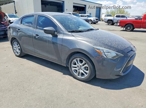 3MYDLBYV7JY311325 2018 TOYOTA YARIS Серый Передняя правая четверть