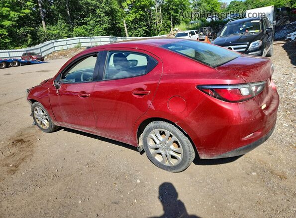 3MYDLBYV7JY318887 2018 TOYOTA YARIS Красный Задняя левая четверть