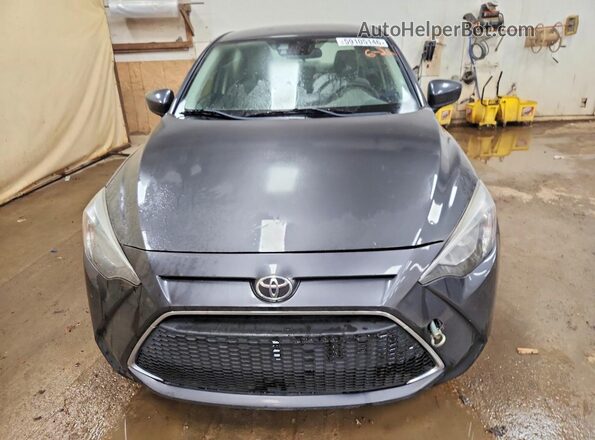 3MYDLBYV7LY707628 2020 TOYOTA YARIS Gray წინა ხედი