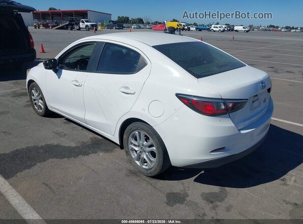 3MYDLBYV8HY149098 2017 TOYOTA YARIS IA Белый Задняя левая четверть