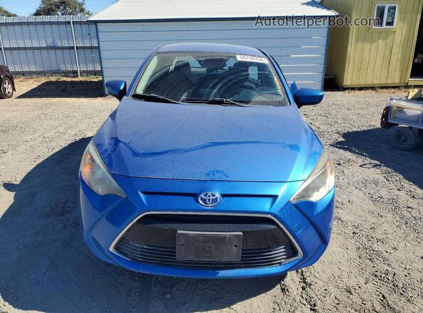 3MYDLBYV8HY158092 2017 TOYOTA YARIS Blue Front view