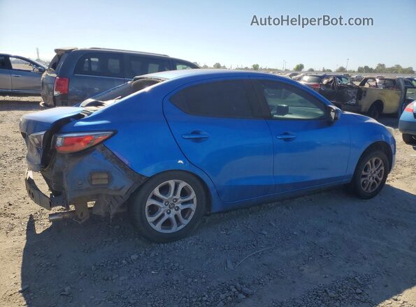 3MYDLBYV8HY158092 2017 TOYOTA YARIS Blue Rear right