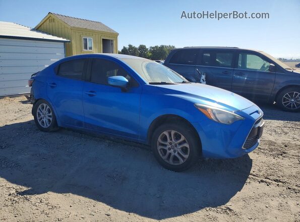 3MYDLBYV8HY158092 2017 TOYOTA YARIS Blue Front right