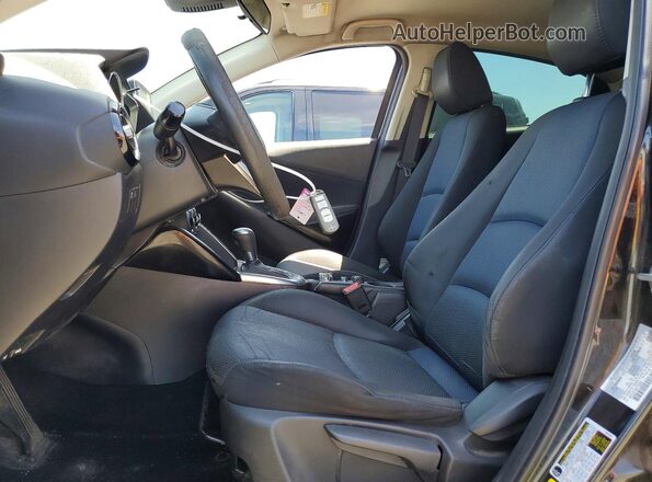 3MYDLBYV8HY192887 2017 TOYOTA YARIS Black Front interior view