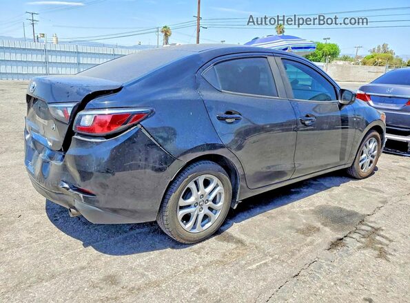 3MYDLBYV8HY192887 2017 TOYOTA YARIS Black Rear right