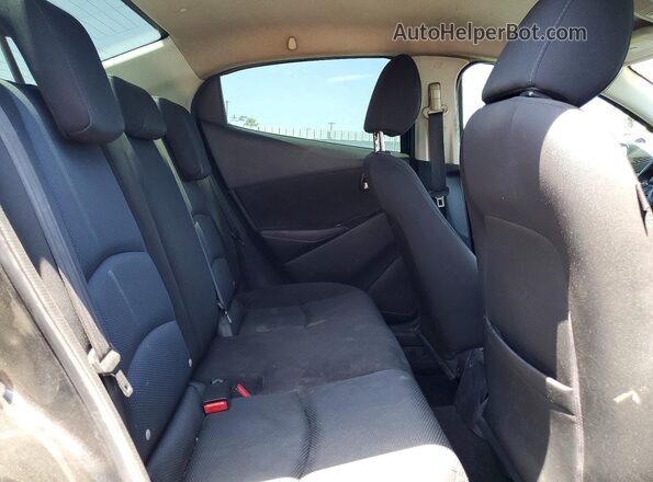 3MYDLBYV8HY192887 2017 TOYOTA YARIS Black Rear seats view