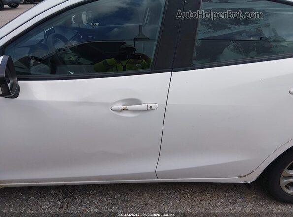3MYDLBYV8JY307445 2018 TOYOTA YARIS IA White Սալոնի 360 աստիճան տեսք