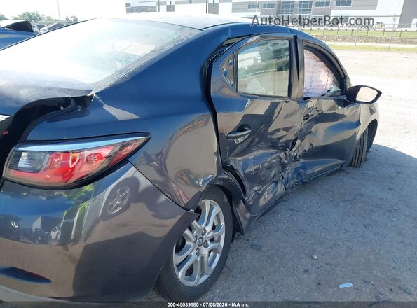 3MYDLBYV8JY316551 2018 TOYOTA YARIS IA Black Vista frontal