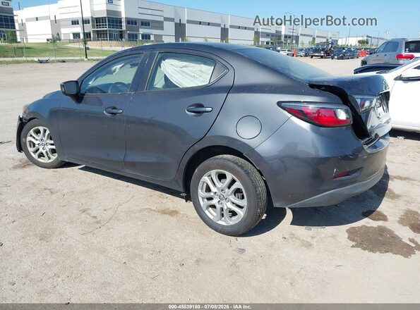 3MYDLBYV8JY316551 2018 TOYOTA YARIS IA Black Trasero izquierdo