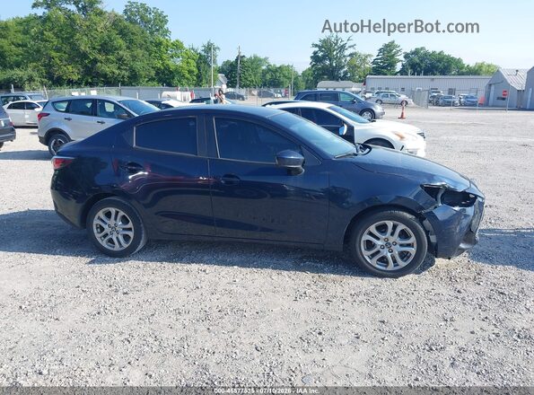 3MYDLBYV8JY319479 2018 TOYOTA YARIS IA Black Панорамний вид салону 360°
