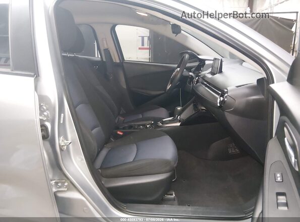 3MYDLBYV8JY321555 2018 TOYOTA YARIS IA Silver Front interior view