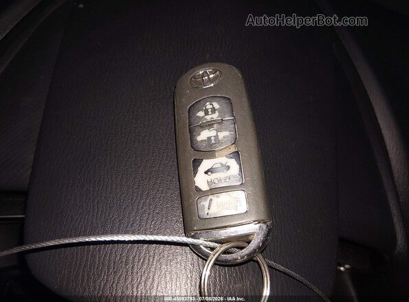 3MYDLBYV8JY321555 2018 TOYOTA YARIS IA Silver Dashboard view