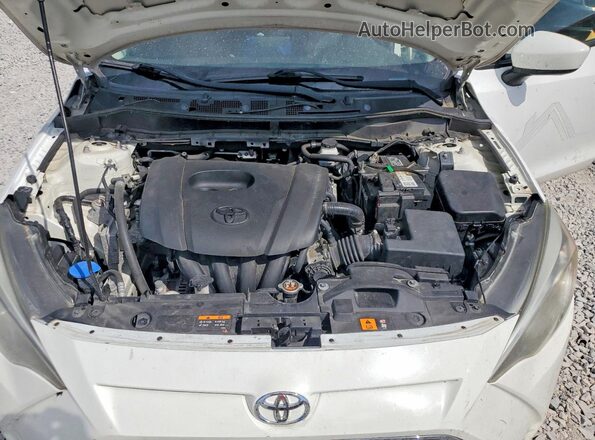 3MYDLBYV8JY324519 2018 TOYOTA YARIS White Вид задньої частини салону