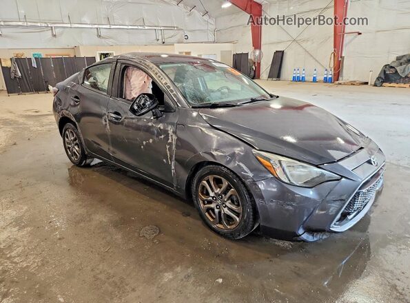 3MYDLBYV8KY512121 2019 TOYOTA YARIS Серый Передняя правая четверть