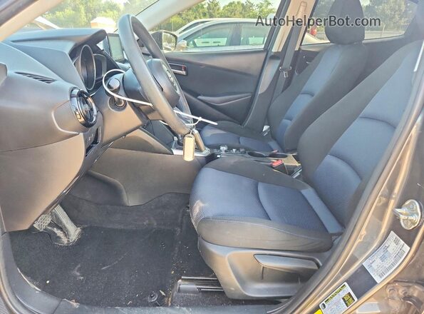 3MYDLBYV8KY520865 2019 TOYOTA YARIS Gray Vista interior delantera